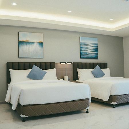 Ns Royal Hotel Cebu Bagian luar foto