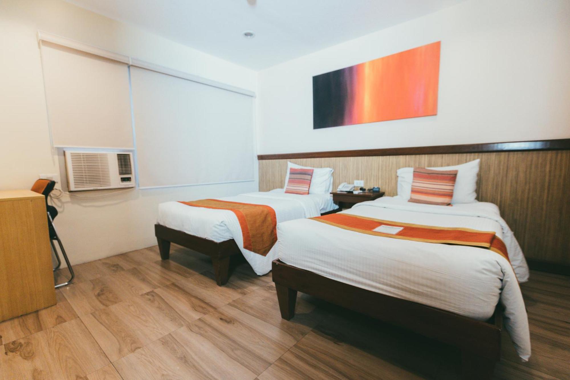 Ns Royal Hotel Cebu Bagian luar foto