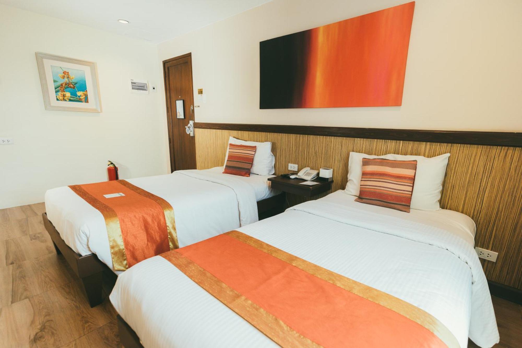Ns Royal Hotel Cebu Bagian luar foto