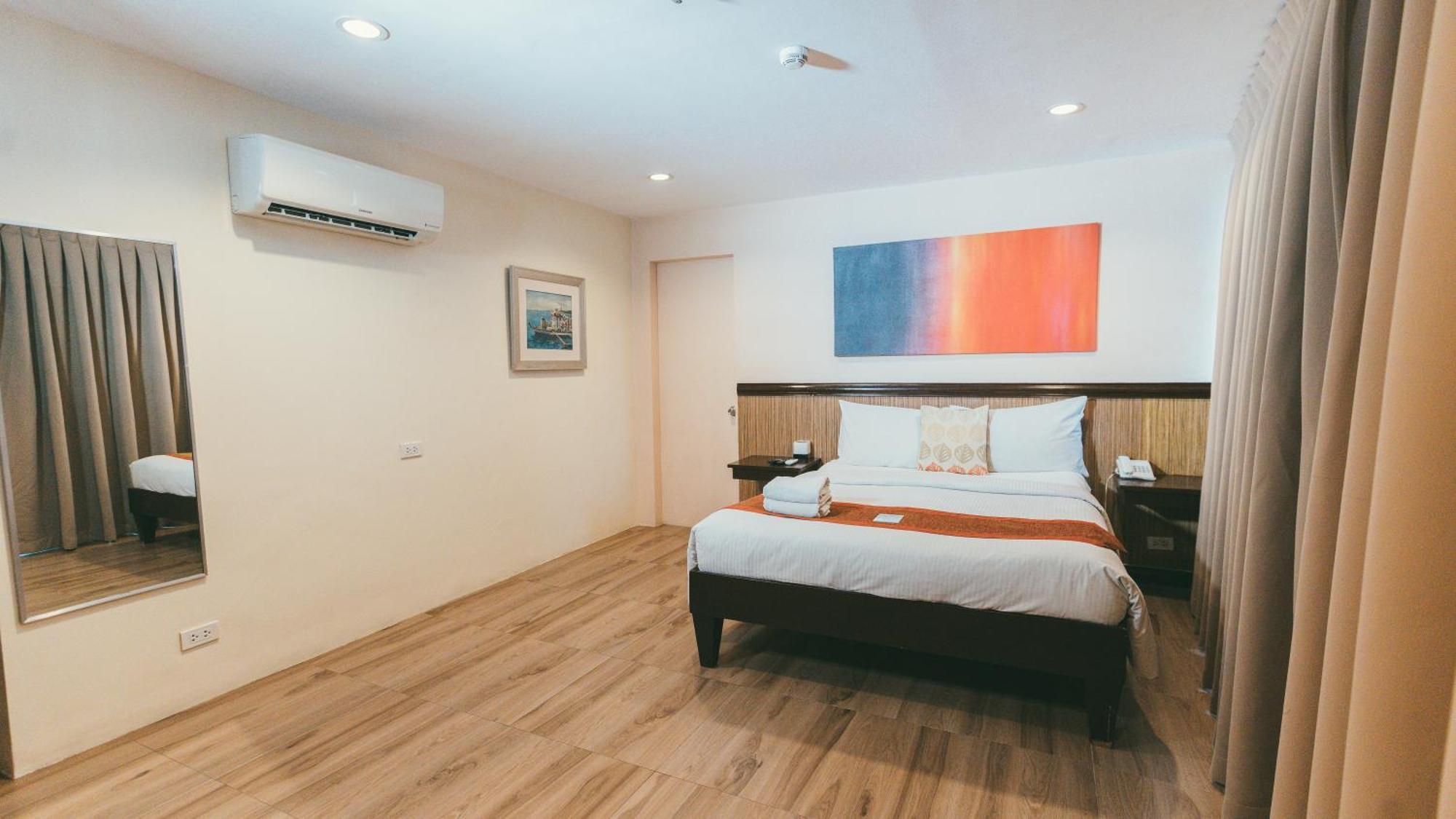 Ns Royal Hotel Cebu Bagian luar foto