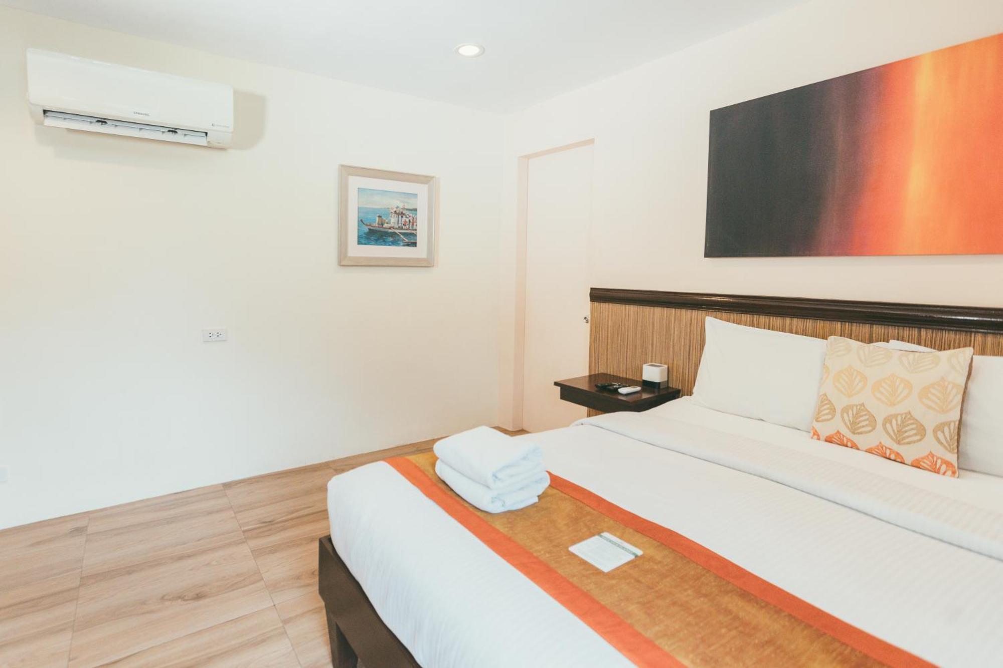 Ns Royal Hotel Cebu Bagian luar foto