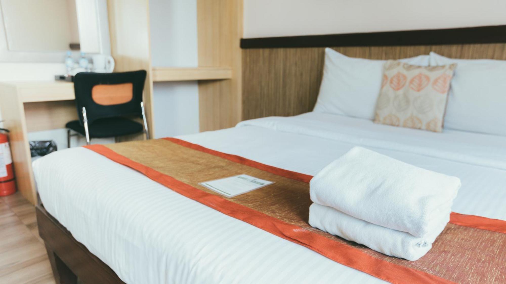 Ns Royal Hotel Cebu Bagian luar foto