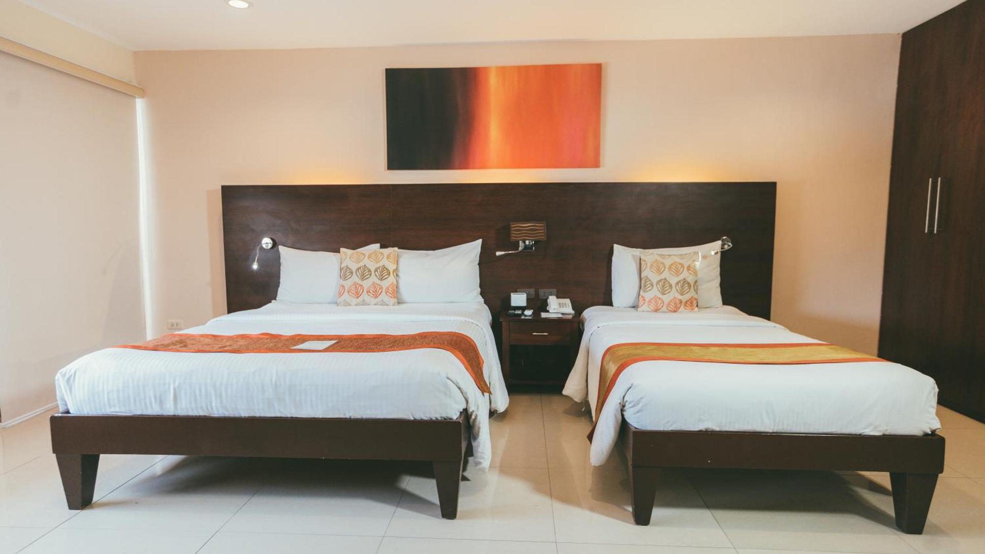 Ns Royal Hotel Cebu Bagian luar foto