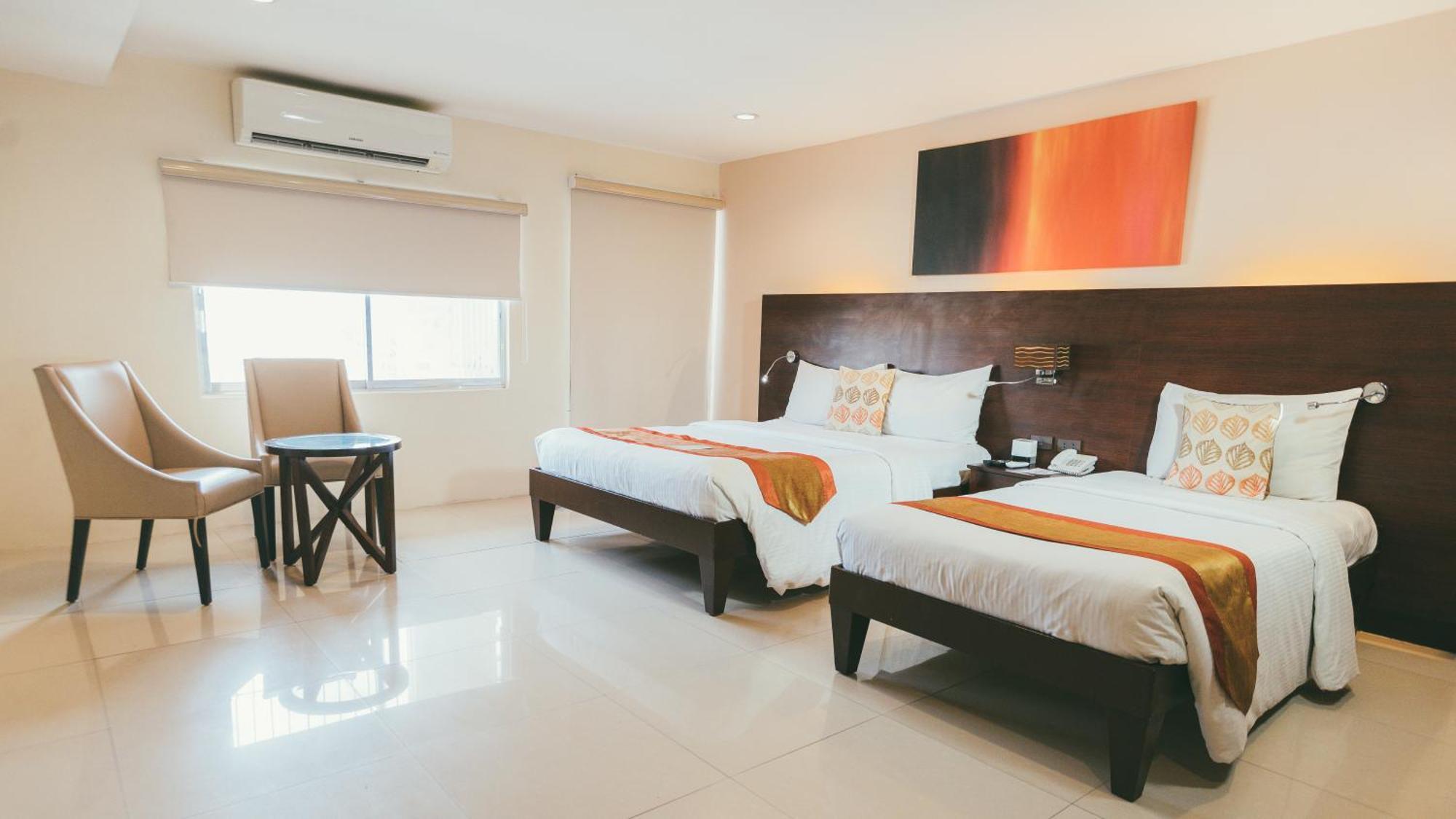 Ns Royal Hotel Cebu Bagian luar foto