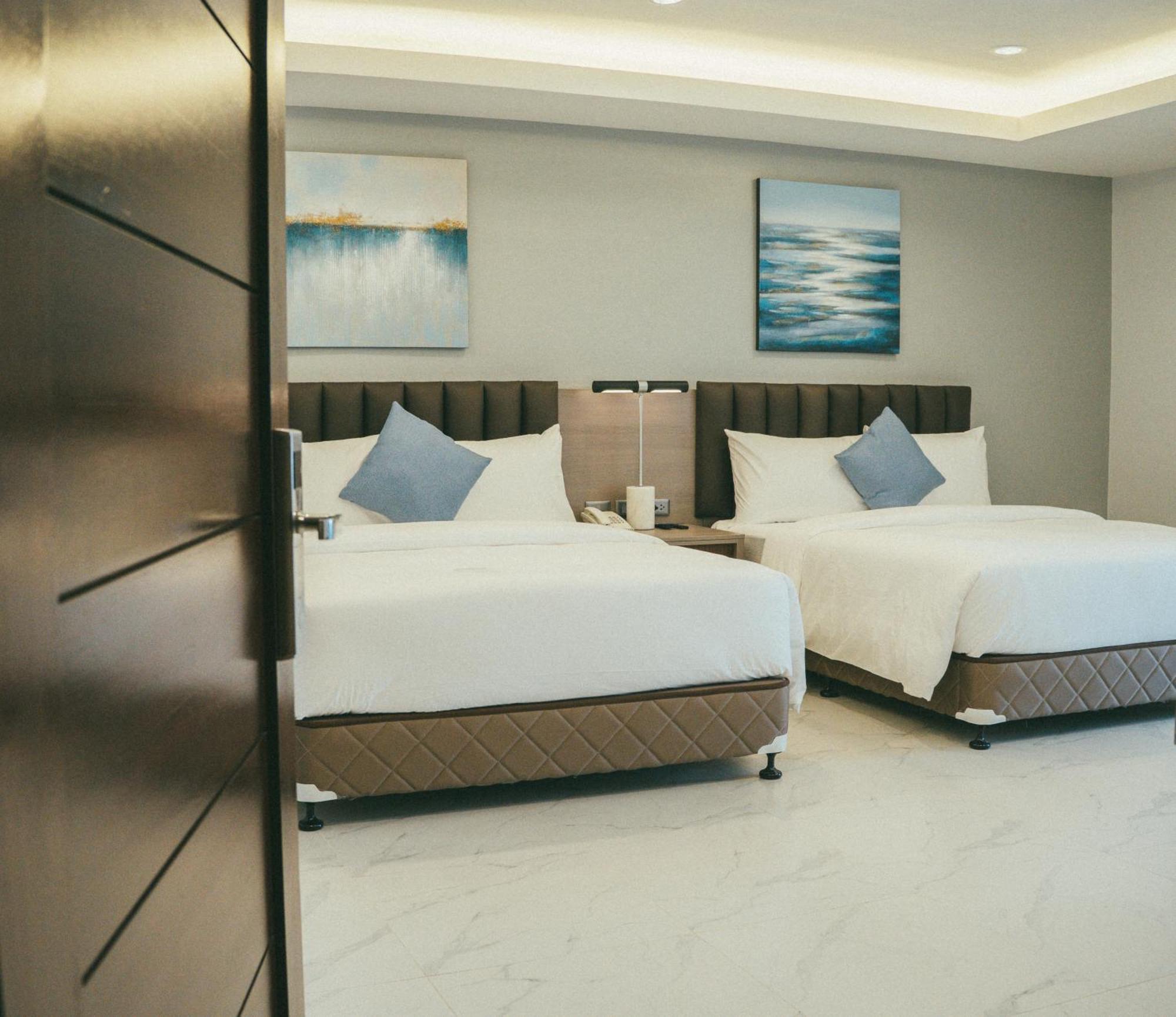 Ns Royal Hotel Cebu Bagian luar foto