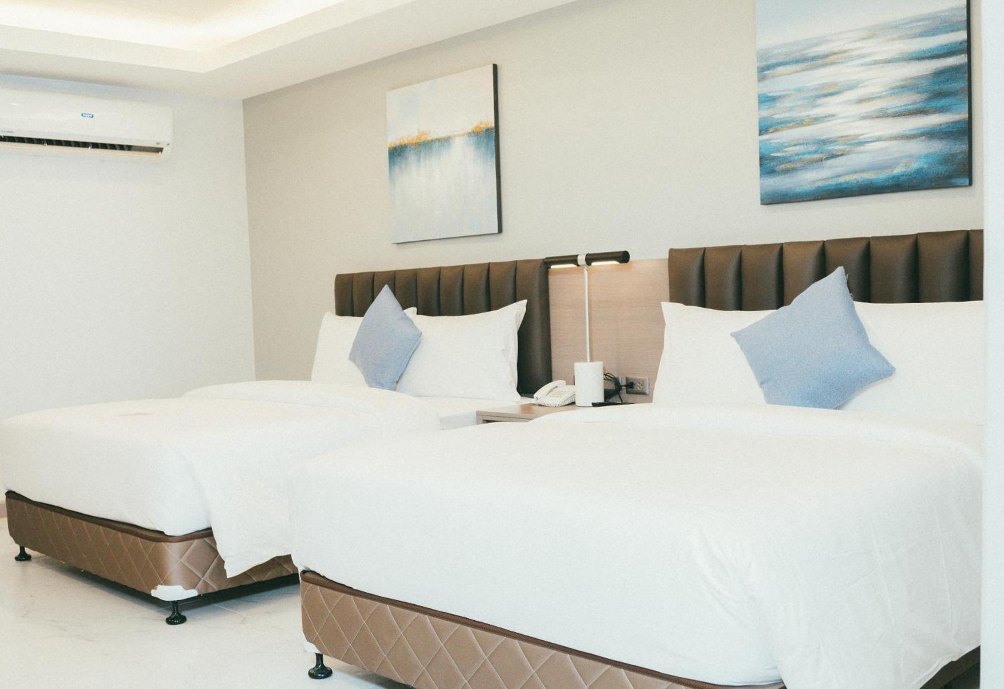 Ns Royal Hotel Cebu Bagian luar foto