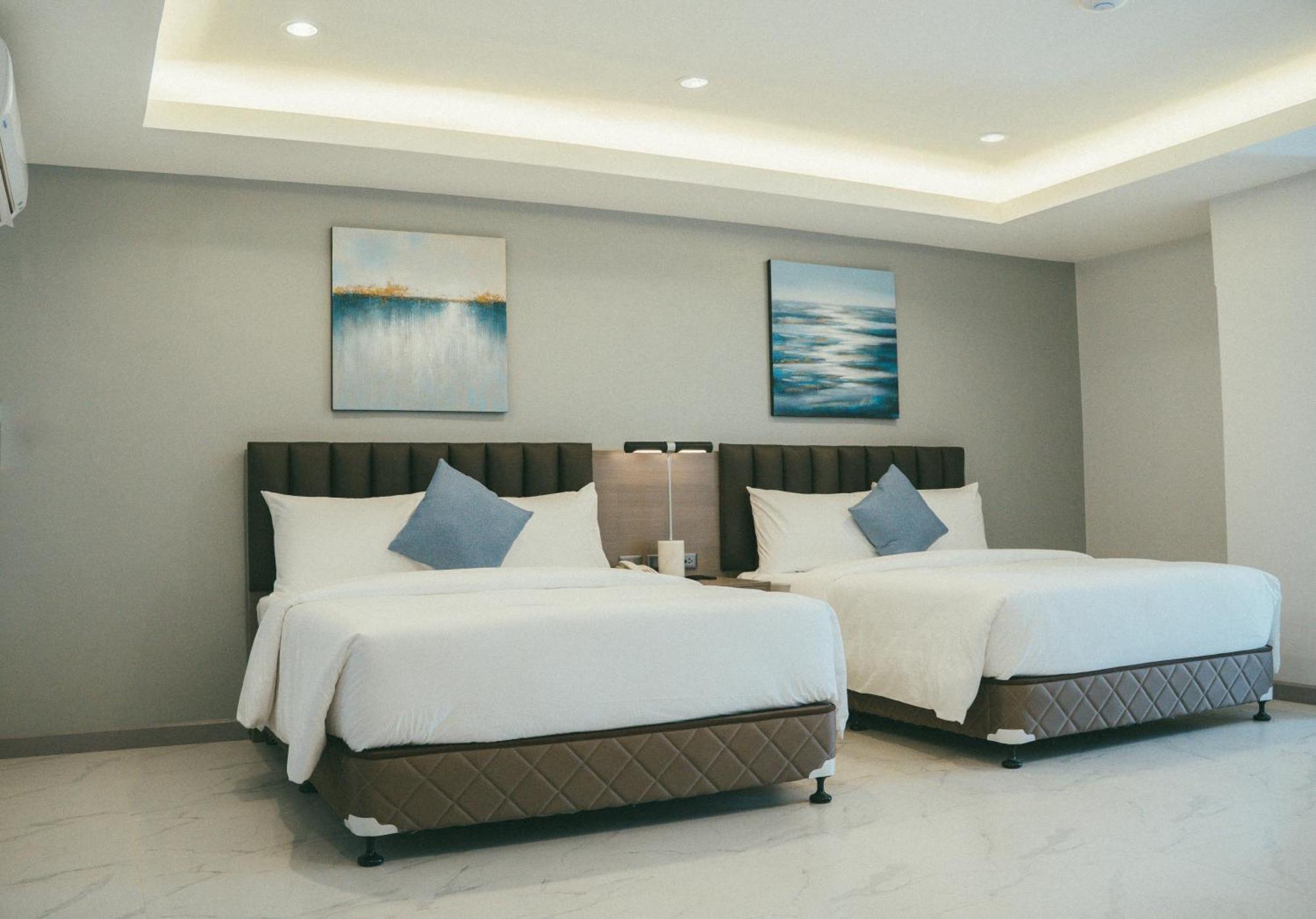 Ns Royal Hotel Cebu Bagian luar foto