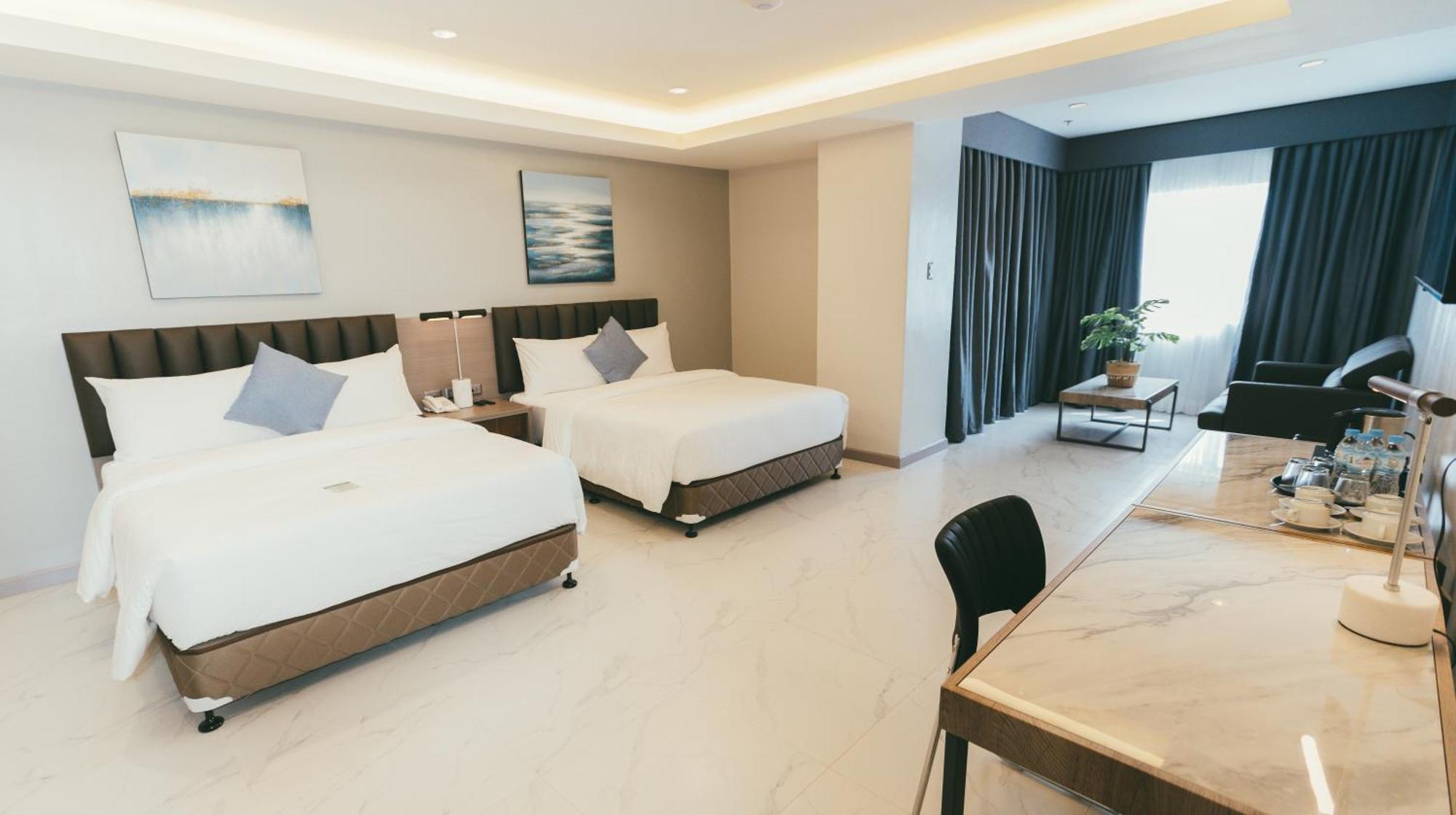 Ns Royal Hotel Cebu Bagian luar foto