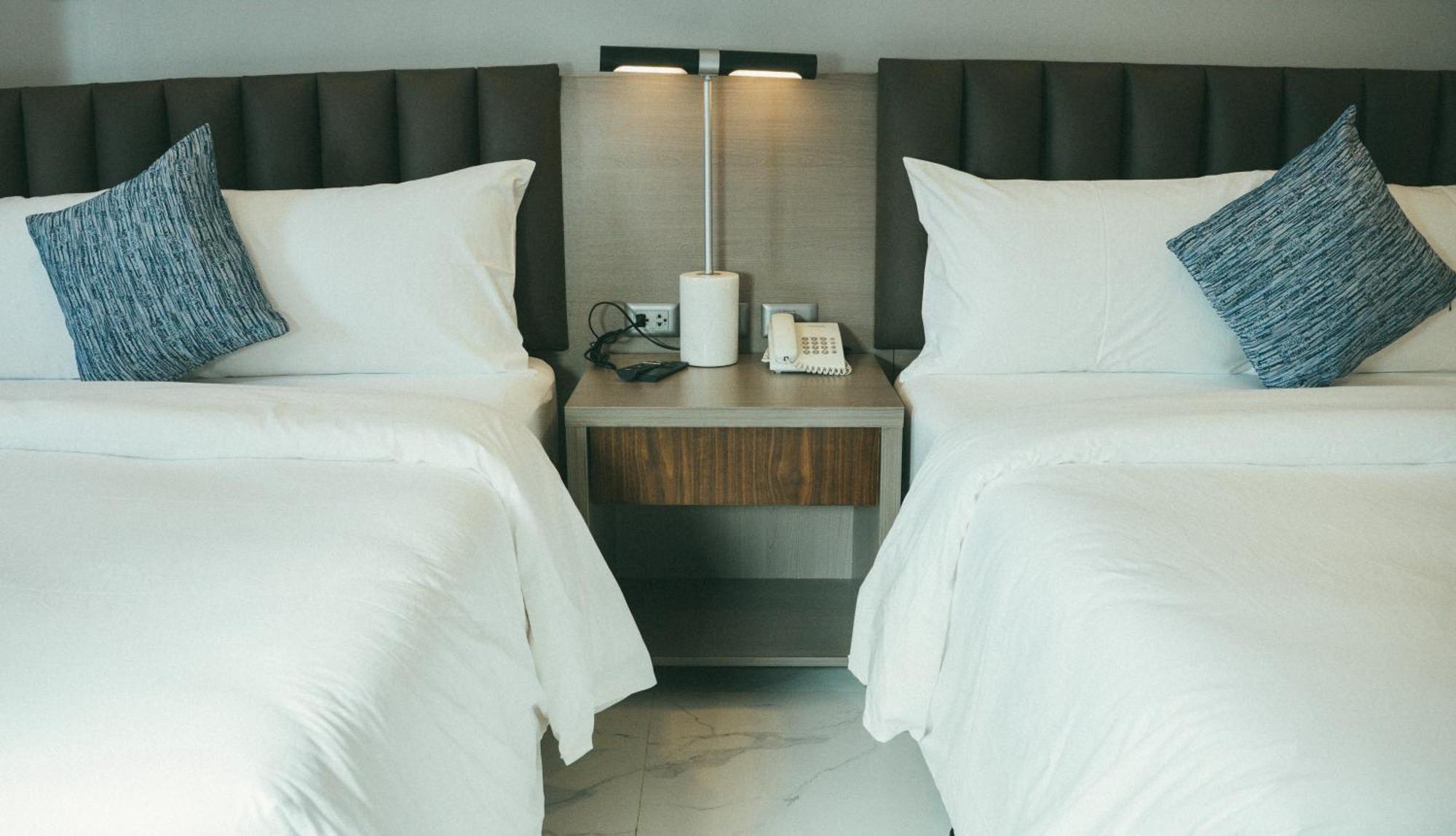 Ns Royal Hotel Cebu Bagian luar foto