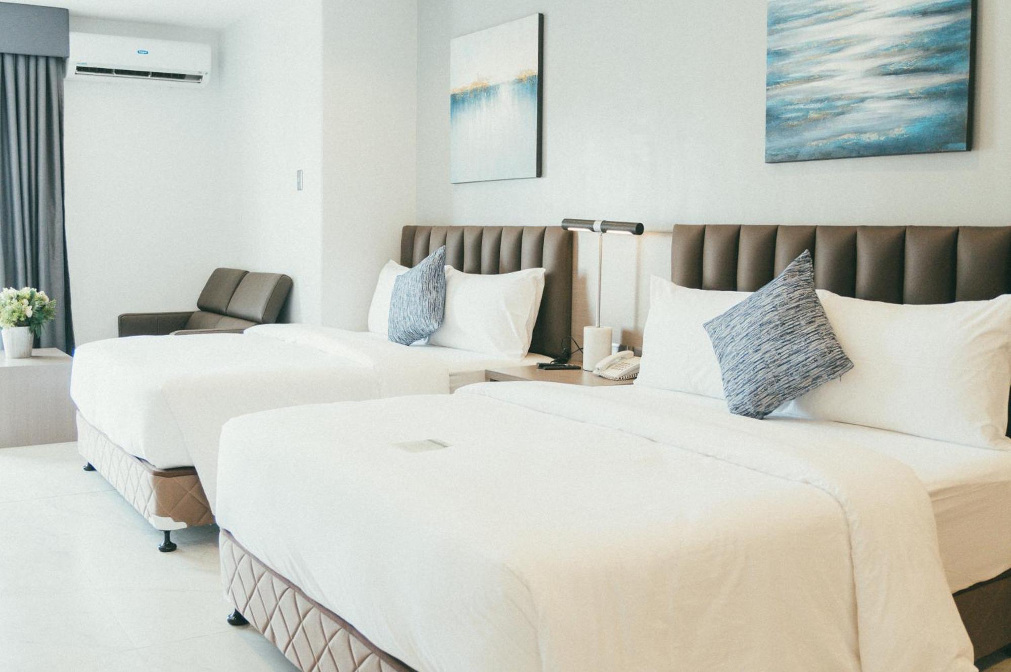 Ns Royal Hotel Cebu Bagian luar foto