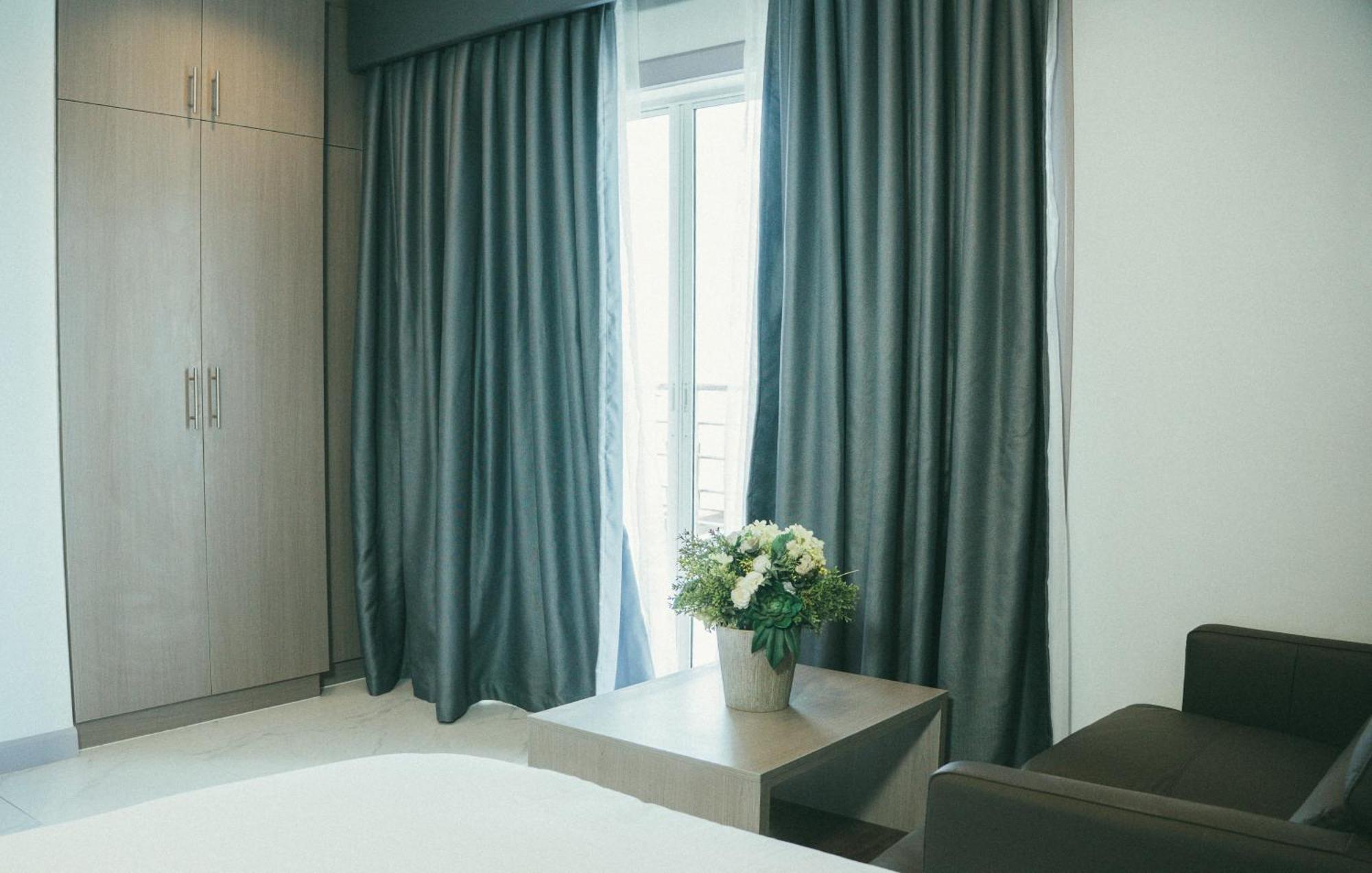 Ns Royal Hotel Cebu Bagian luar foto