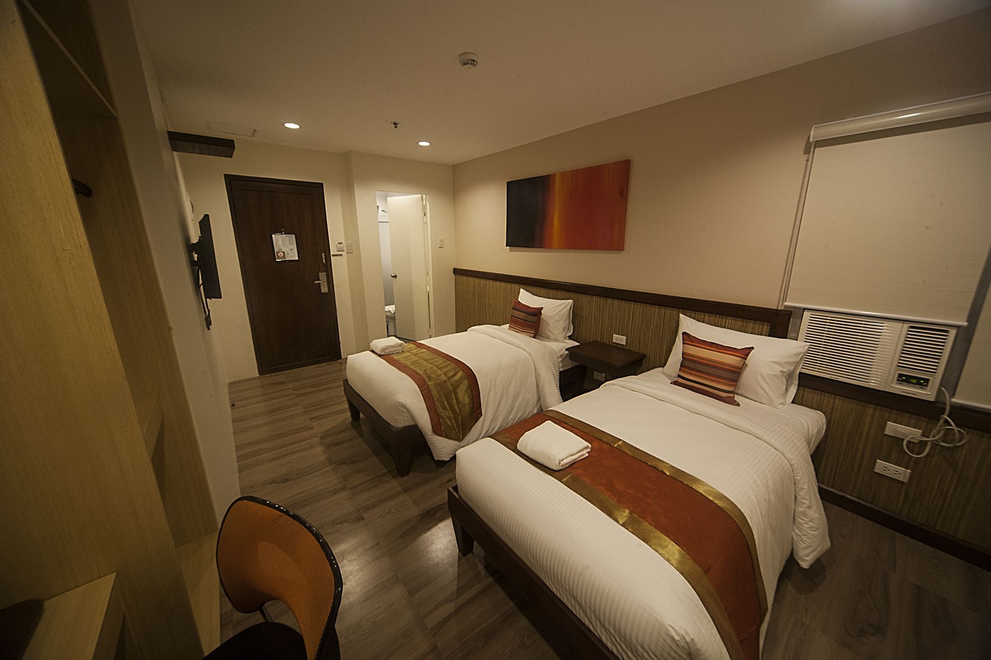 Ns Royal Hotel Cebu Bagian luar foto