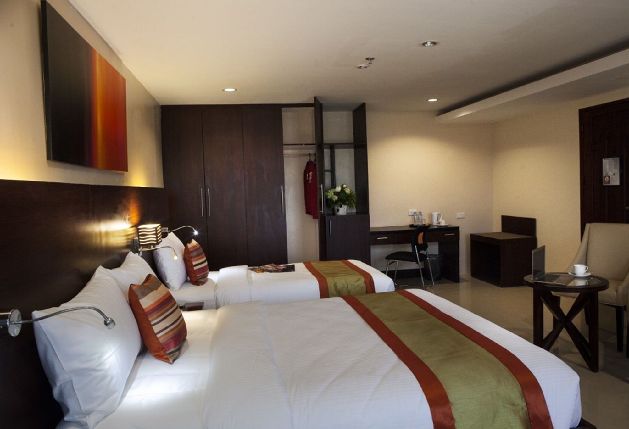 Ns Royal Hotel Cebu Bagian luar foto