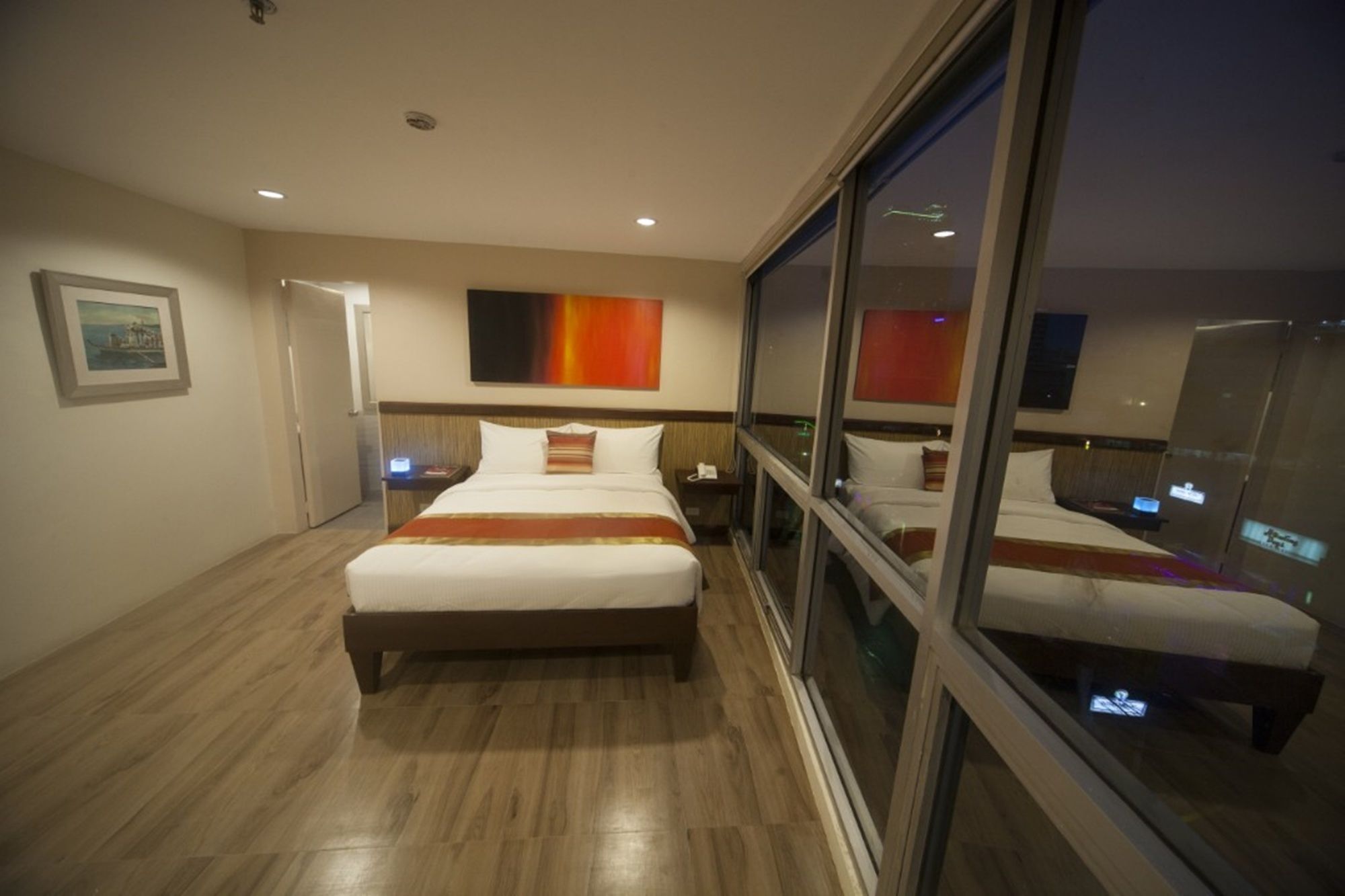 Ns Royal Hotel Cebu Bagian luar foto