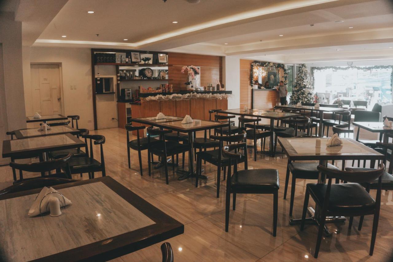 Ns Royal Hotel Cebu Bagian luar foto